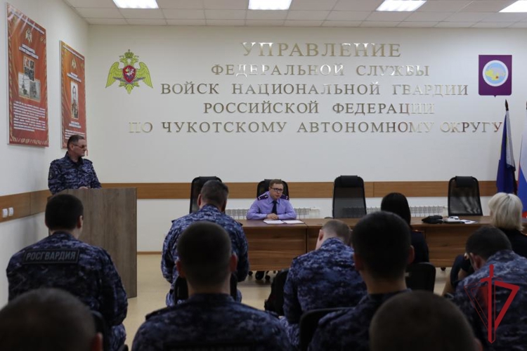 На Чукотке личный состав Росгвардии прослушал лекцию о преступлениях коррупционной направленности от следователя следственного комитета 