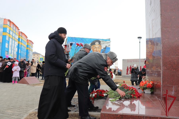 В торжественных мероприятиях в честь празднования 81-й годовщины Великой Победы приняли участие росгвардейцы на Чукотке