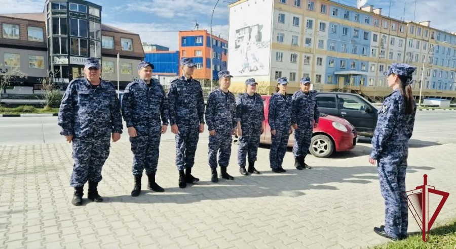 Ликвидация пожара на собственном объекте: на Чукотке сотрудники Росгвардии провели совместное пожарно-тактическое занятие с региональным управлением МЧС 