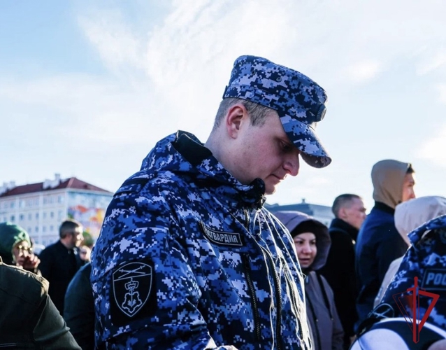 Чукотская земля помнит: Росгвардейцы зажгли «Свечу памяти»  в День памяти и скорби 