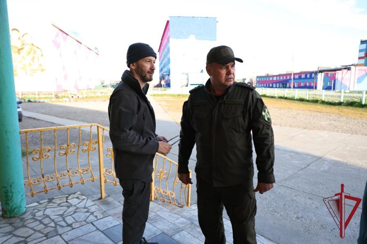 Росгвардия оценила антитеррористическую защищённость социально значимых объектов в Чукотском районе