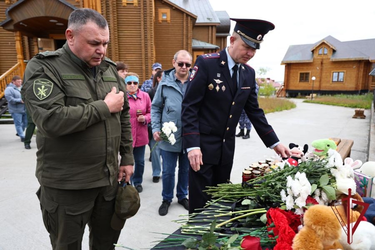 В Анадыре росгвардейцы приняли участие в траурных мероприятиях в День памяти детей — жертв войны в Донбассе 