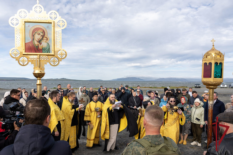 В день Крещения Руси чукотские росгвардейцы прошли в крестном ходе по центральным улицам Анадыря