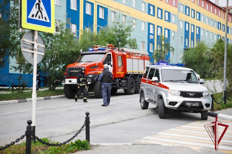 На Крайнем Севере росгвардейцы приняли участие во всероссийских учениях в образовательных учреждениях
