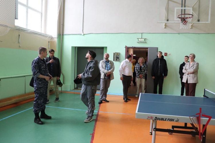 На Чукотке росгвардейцы проверили готовность образовательных учреждений к новому учебному году